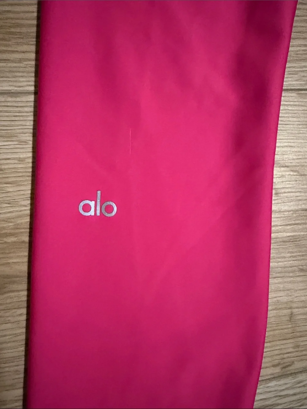 Alo Yoga Bright Pink Active Capri Leggings